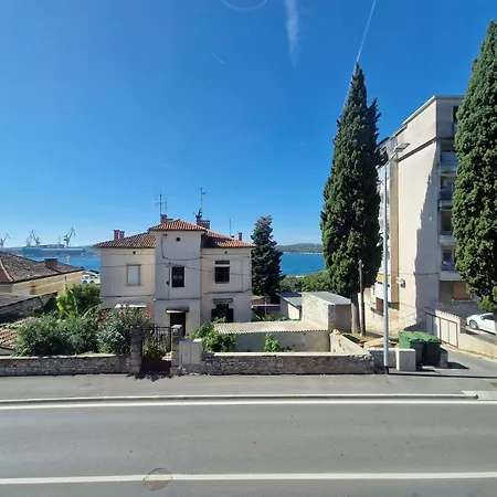 Oli Apartamento Pula